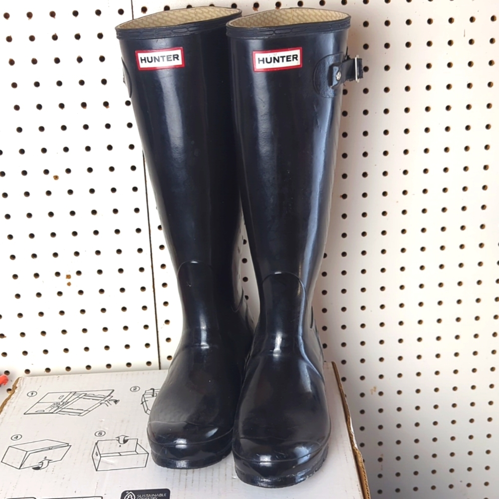 Hunter Black Gloss Tall Rainboots Size US 8F